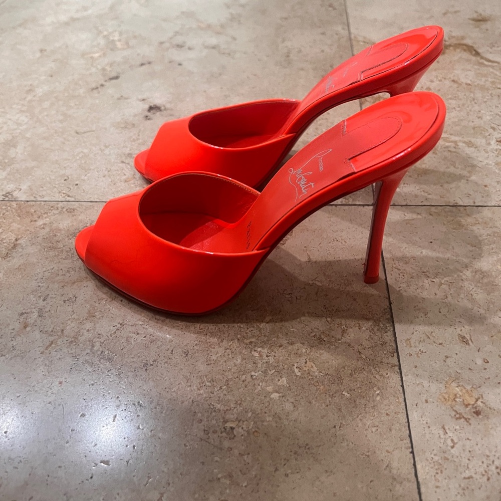 Christian Louboutin Me Dolly - Picture 3 of 5